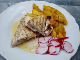 Plnená kuracia kapsa so zapečenou šunkou a syrom