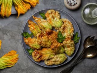 Recept na plnené cuketové kvety: Trik, vďaka ktorému sa neroztrhnú