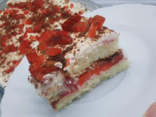 Jahodové tiramisu bez kávy