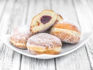 Ako plniť šišky? Len takto džem nevytečie a zostane vo vnútri