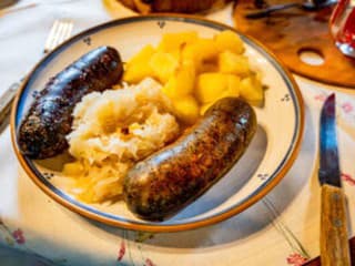 Ako dlho piecť jaternice v rúre? Takto budú chrumkavé a neprasknú