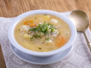 Rýchla drožďová polievka: Zabudnutá klasika, zahreje aj zasýti