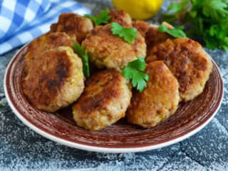 Šťavnaté fašírky: Koľko vajec pridať na pol kila mäsa?