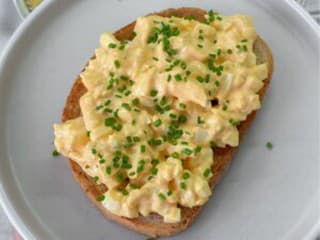 Raňajky ako z reštaurácie! Z obyčajných vajec vykúzlite vynikajúci šalát.