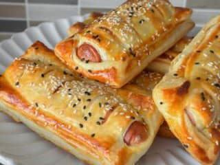 Domáce hot dog taštičky so syrom: recept na chrumkavý snack na cesty