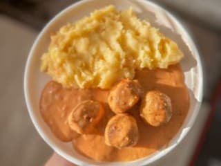 Mäsové guľky na štýl obľúbených švédskych köttbullar guliek si obľúbite!