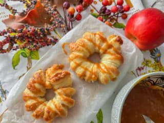 Jesenné jablká v župane: recept na krehký sladký dezert