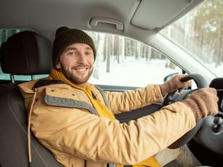 Prečo je dobré používať klimatizáciu v aute aj počas jesene a zimy? Tieto výhody si možno nečakal