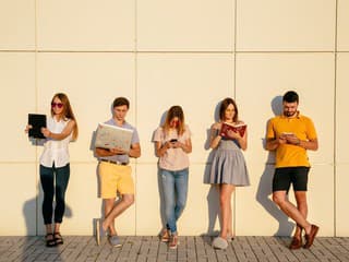 Ľudia pri umelej inteligencii zažívajú technologické déjà vu: Kedysi sme sa báli aj áut či internetu
