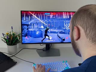 OLED monitor, ktorý je skvelý vo dne aj v noci: Oplatí sa pre náročných gamerov?
