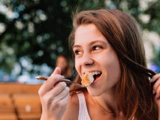 Užívatelia TikToku odmietajú jesť kuracinu: Môže za to vec, ktorá ti zmení pohľad na jedlo