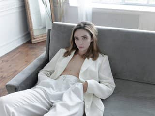 Ako nosiť farbu roka 2026? Neutrálny odtieň rozhodne nemusí byť nuda