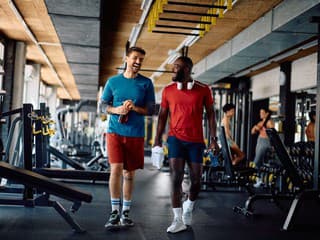 Jeden z najväčších fitness mýtov je vyvrátený: Toto sa v skutočnosti deje s tvojimi svalmi, keď prestaneš cvičiť