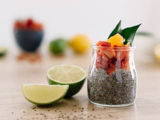 Chia semienka ovládli sociálne siete: Zázračný trend sľubuje detox, ale môže ti uškodiť