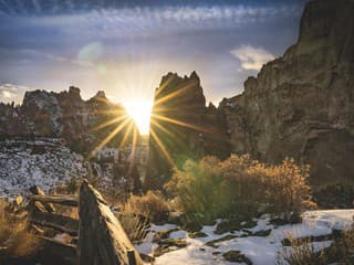 Vieš si predstaviť život bez Slnka? V tomto mestečku príliš nesvietilo, obyvatelia si vytvorili vlastné!