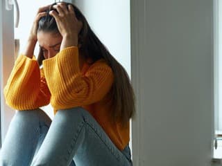 Trend, ktorý ti pomôže s úzkosťou: Čo nosí generácia Z v taštičkách prvej pomoci?