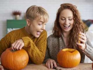 Američania dnes oslavujú Deň tekvíc: Halloweenske lampáše sa kedysi vyrábali z úplne inej zeleniny