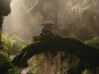 Mandalorián a rozkošný Grogu sa konečne predstavili v traileri očakávaného filmu