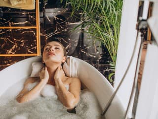 Jednoduchý trik, ktorý môže zlepšiť tvoju kondičku: Prečo si máš dopriať po behu horúci kúpeľ?