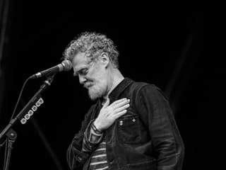 Kto bol Glen Hansard: Írsky pesničkár dobil svet z ulice
