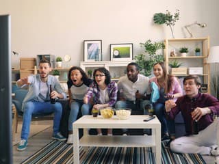 Príbeh služobníčky s novou krvou aj pochúťka z dielne Star Wars: Disney Plus odhalil novinky na apríl