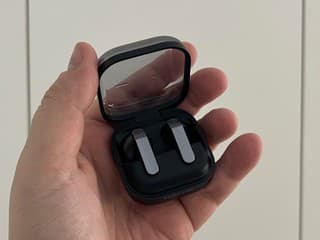 RECENZIA Dostali sme viac ako slúchadlá: Pozri, čo všetko dokážu s umelou inteligenciou