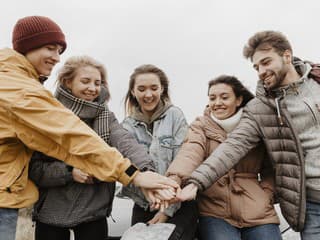 Solidarita nie je len fráza: Medzinárodný deň pripomína jej zmysel práve 20. decembra