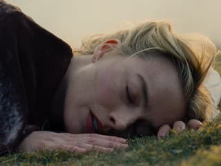 RECENZIA Romantika, erotika a nekontrolované zverstvá: Film Búrlivé výšiny ťa ohúri aj sklame