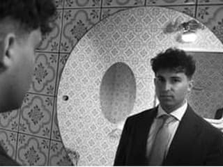 The Curly Simon sa lúči s letom novým klipom Fruktóza. Po albume 26 mieri výraznejšie aj na českú scénu