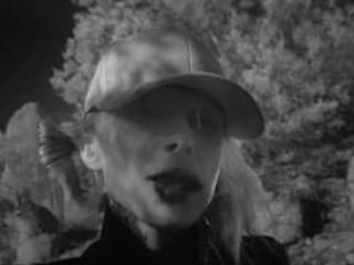 Temnota, napätie, premena: IAMX štartuje éru Artificial Innocence