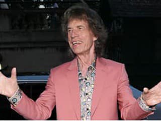 Rocková smotánka na jednej nahrávke. Rolling Stones vydali album Foreign Tongues