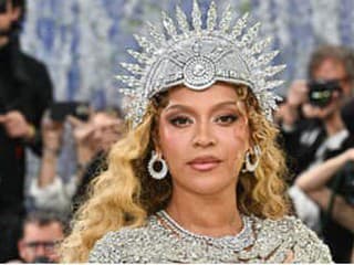 Beyoncé oslavuje 20 rokov albumu B'Day novou skladbou. Fanúšikom splnila dlhoročné želanie