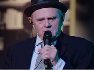 Story prepojili Rodné mesto so seriálom Večne mladí. V klipe sa stretli Milan Kňažko a Jan Hřebejk