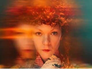 Dennyiah vydávajú singel Melting Eyebrows – tichý darček uprostred predvianočného hluku