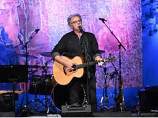 Pavol Hammel vracia Hráča do hry: legendárna skladba ožíva v novom klipe aj na koncertoch