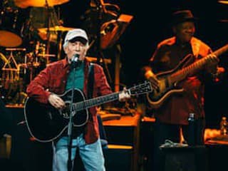 Do Prahy prišiel na tri koncertné večery Paul Simon. Prídavok The Sound of Silence je nadčasový a znovu silno aktuálny apel