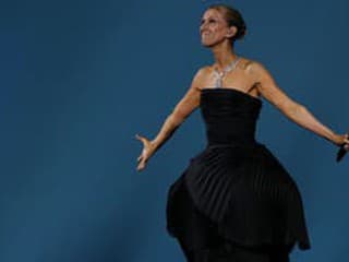 Céline Dion sa po šiestich rokoch vrátila na pódium. Hneď v úvode ju premohli slzy