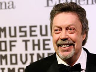 Tim Curry odišiel vo veku 80 rokov. Jeho Frank-N-Furter z The Rocky Horror Picture Show zostáva nesmrteľný
