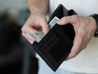 Priemerné hodinové náklady práce v EÚ rastú: Koľko stojí práca u nás a v zahraničí?