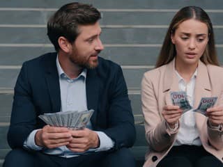 Prečo už lojalita v práci nestačí: Keď nový kolega zarobí viac a vy stojíte na mieste