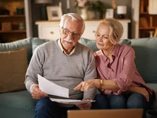 Veľká zmena pre tisíce seniorov: Predčasné dôchodky porastú, poisťovňa už posiela prvé peniaze