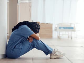 Ako zvládnuť burnout skôr, než vás úplne dobehne? Keď sa všetko rúti doma aj v práci