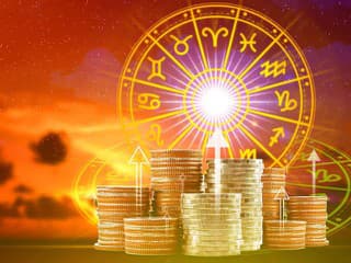 Pracovný horoskop na február 2026: Kto si finančne prilepší a koho čakajú konflikty v tíme?