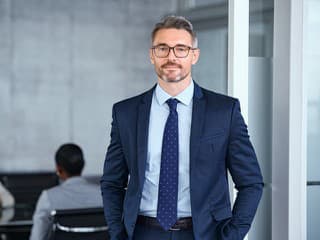 Chcete vyťažiť zo svojich zamestnancov maximum? Začnite sa riadiť pravidlom 10-80-10!