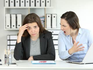 Ako rozpoznať toxického kolegu už po prvom týždni? Toto je 6 jasných signálov