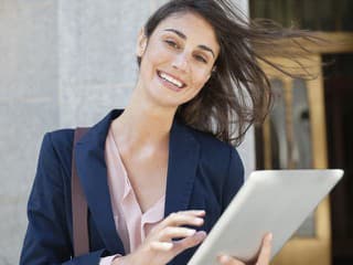 Neviditeľné dopady mzdovej nerovnosti: Keď nižší plat ničí sebavedomie a brzdí kariéru