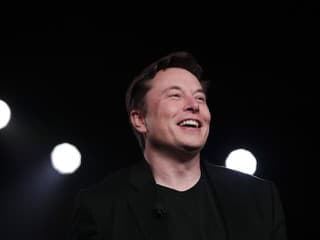 Premýšľajte ako Elon Musk: Zložité problémy začnite riešiť pomocou tohto princípu!