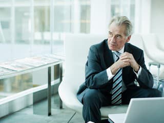 10 vecí, ktoré v starobe najviac ľutujeme – a ako sa im vyhnúť už dnes