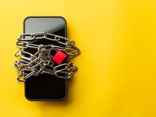 Kradne vám mobil energiu? Rozdiel medzi skutočným oddychom v práci a „digitálnym hlukom“