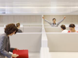 Open office vás ničí? Tieto triky vám vrátia sústredenie aj výkon (a fungujú okamžite)